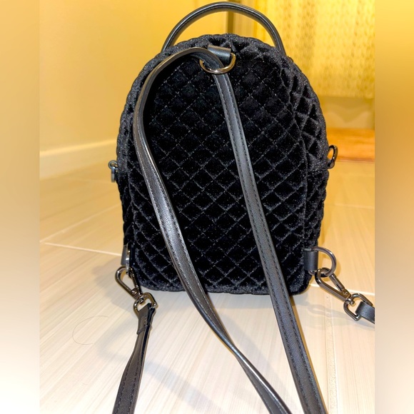 Backpack - Picture 2 of 4